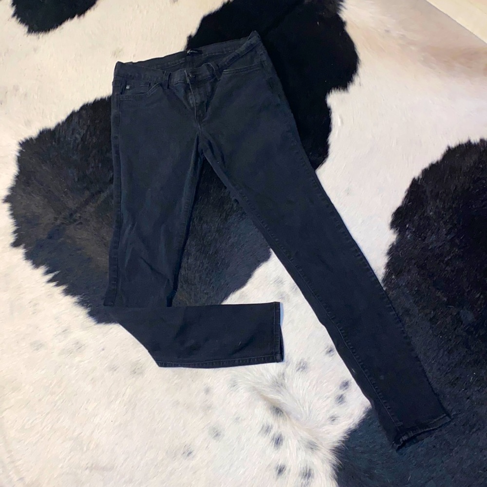 KanCan skinny. Stretchy•comfy!